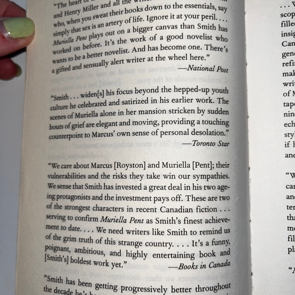 Novel, Muriella Pent, by Russell Smith, 2004 (Canadian literature,in paperback). - Picture 4 of 6